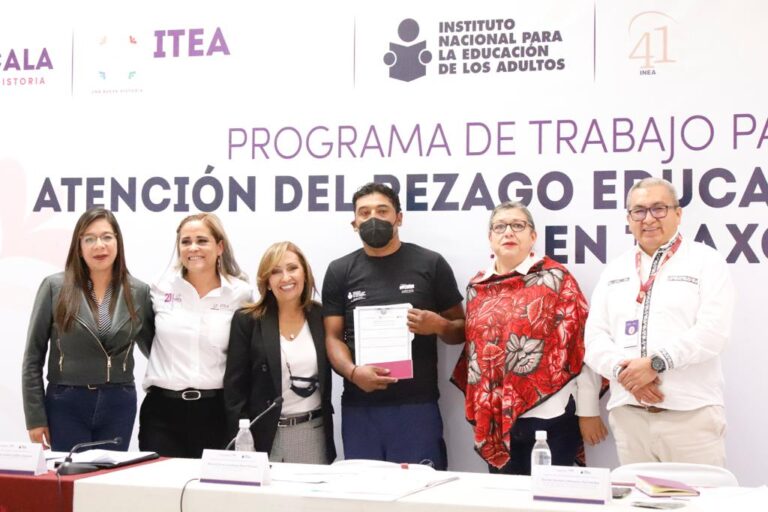 Refrenda Gobernadora Compromiso Para Abatir Rezago Educativo
