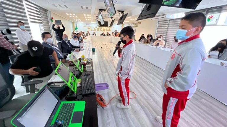 Estudiantes de la Técnica 38 efectúan demostración de aprendizajes con Fundación STEM