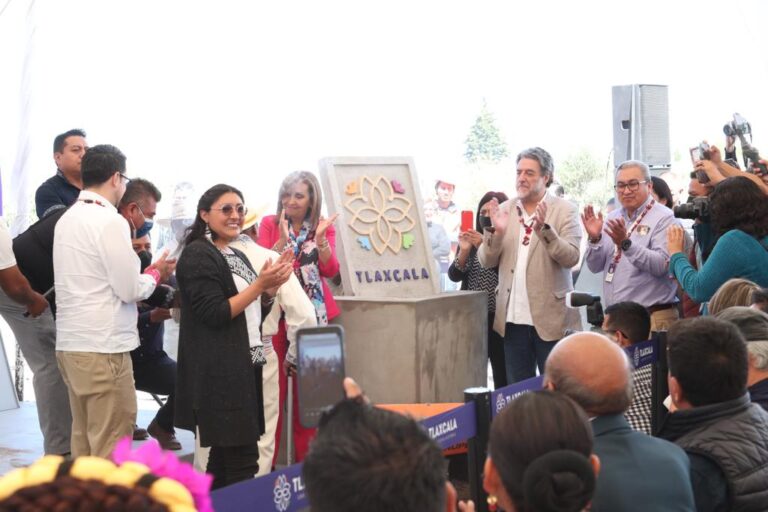 Colocó Gobernadora Lorena Cuéllar Primera Piedra de la UIT en Ixtenco