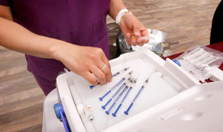 Aplica Sedif 2 mil Vacunas Contra Covid-19 a Niñas, Niños y Adolescentes