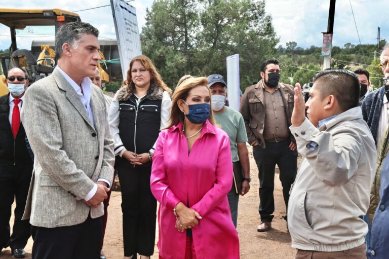 Supervisó Gobernadora Lorena Cuéllar Avances de Obras Carreteras en Xaltocan