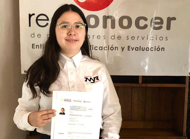 Entrega Icatlax certificados de competencia laboral