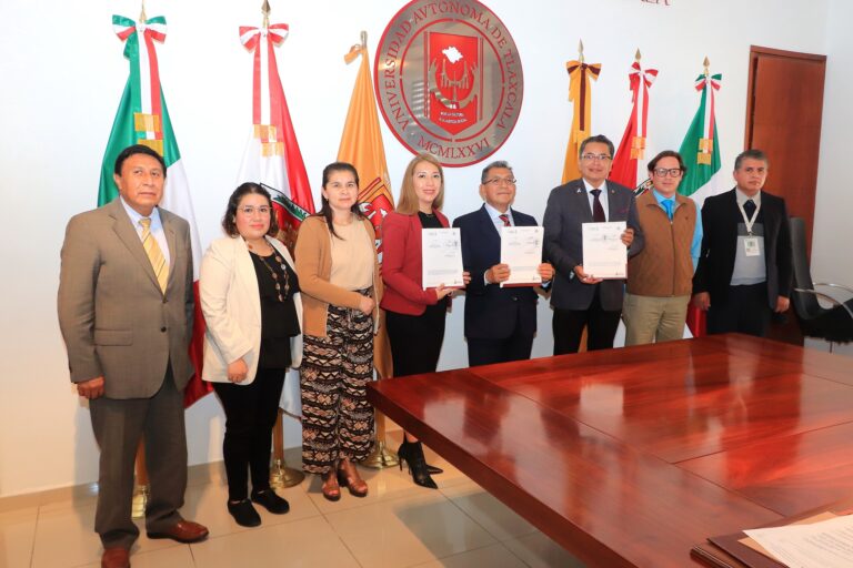 Promueven UATx e IMSS prestación del servicio social de estudiantes