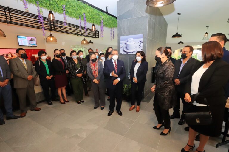 Reactiva servicio café Topolino en la UATx   