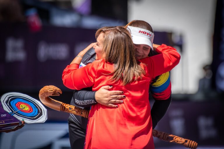 Premió Gobernadora Lorena Cuéllar a las Ganadoras en la Modalidad de Arco Compuesto