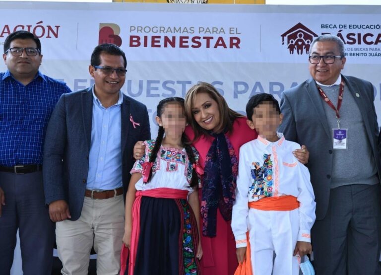Atestiguó Gobernadora Proceso de Incorporación a Becas Benito Juárez