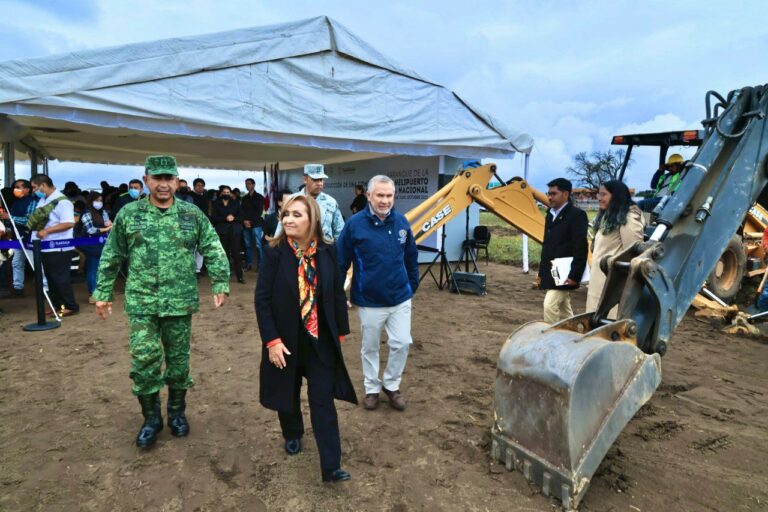 Gobernadora Lorena Cuéllar da Banderazo de Inicio a la Construcción de Cuartel de GN