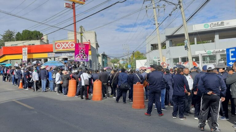 Activa SSC Dispositivo de Vialidad y Acompañamiento por Manifestación Frente a Oficina Federal