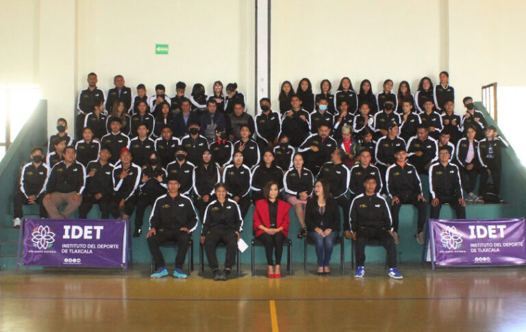 Abanderan Delegación que Participará en Juegos Nacionales Populares Conade 2022