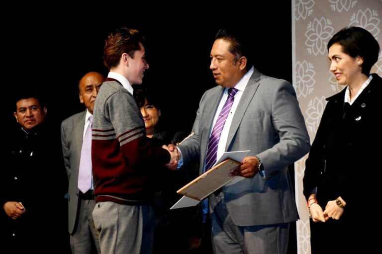 Gana plantel 10 del Cobat el XXXII Certamen Estatal de Oratoria