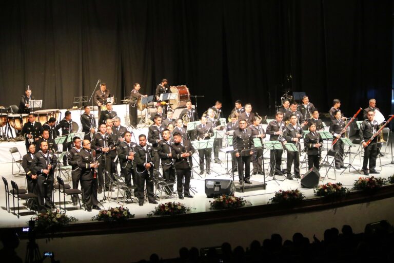 Ofreció concierto Banda Sinfónica de la Secretaría de Marina en la UATx