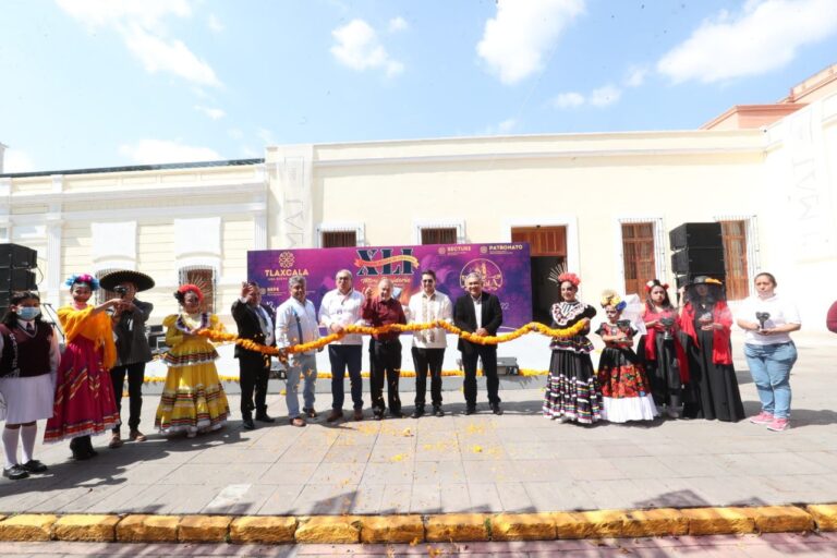 Inauguran Concurso Estatal de Ofrendas «Mtro. Desiderio Hernández Xochitiotzin»