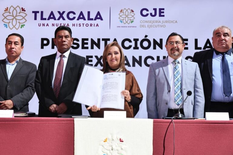 Con Inversión de 45 Millones, Gobierno Inicia Regularización de 4 Has de Loma Xicohténcatl