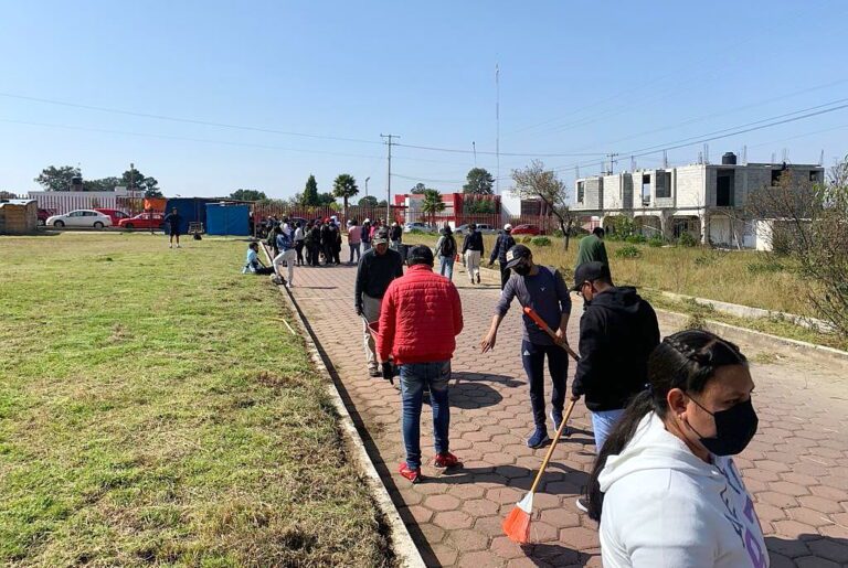 Realizó Facultad de Diseño de la UATx faena ecológica
