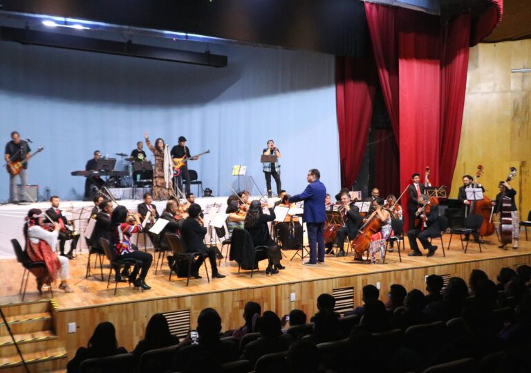 Presenta UATx su Orquesta Sinfónica