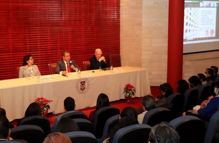 Revitaliza UATx su Modelo Educativo