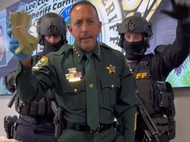 Policías celebran con tiktok tras incautar dinero y drogas