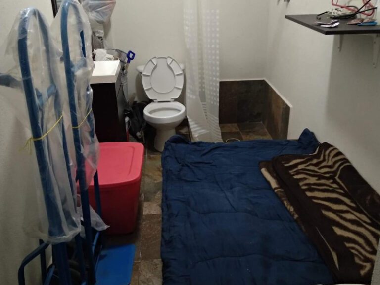 Publican ‘loft’ en renta en Facebook; se viraliza porque es en un baño