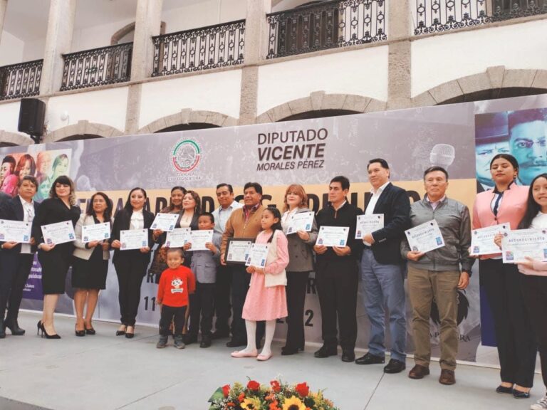 Apadrina Vicente Morales Generación de «Empalabradas y Tribunos»