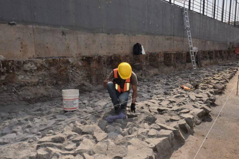 Arqueólogos descubren otro tramo de la vieja Carretera Panamericana, en Indios Verdes