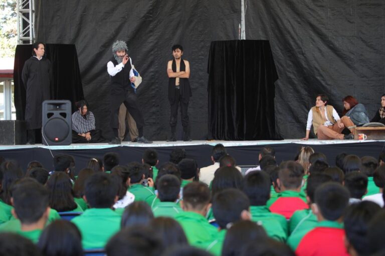 Promueve Secundaria General «Raúl Isidro Burgos» la Lectura Mediante Obra de Teatro