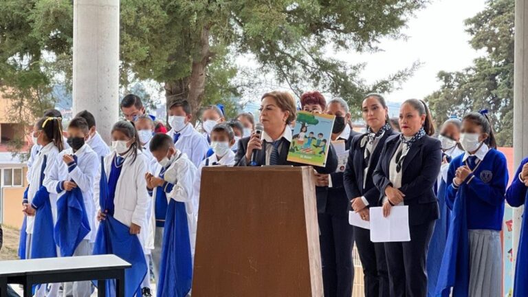 Firma convenio Telesecundaria con la UNAM y las Empresas World Vision Berrymex