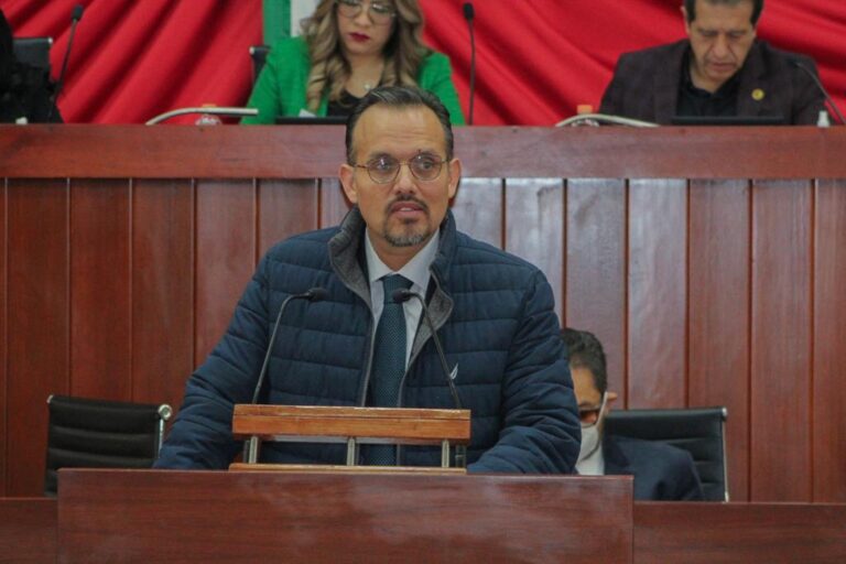 Positiva Comparecencia de Funcionarios Para la Glosa del 1er Informe: Cambrón Soria