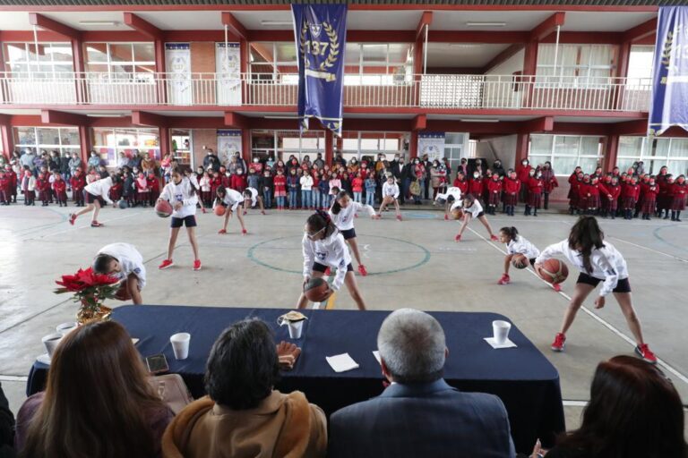 Celebra Primaria «Educación y Patria» 137 Aniversario