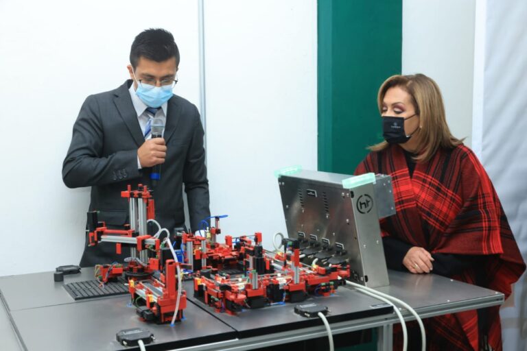 Entregó Gobernadora Equipamiento de Aula Híbrida en CECyTE Xicohtzinco