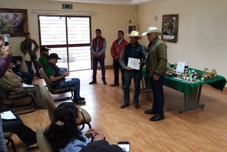 Refrendó Gobierno del Estado Compromiso con Apicultores