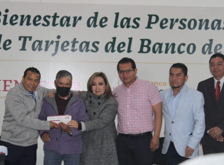 Entrega Bienestar Federal tarjetas para programas de apoyo a Personas Adultas Mayores