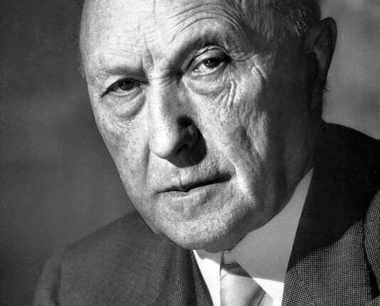 Bundesarchiv_B_145_Bild-F078072-0004,_Konrad_Adenauer