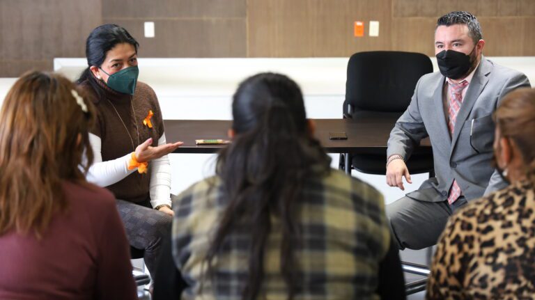 Atiende Presidenta del TSJE a vecinos de Tlalcuapan 