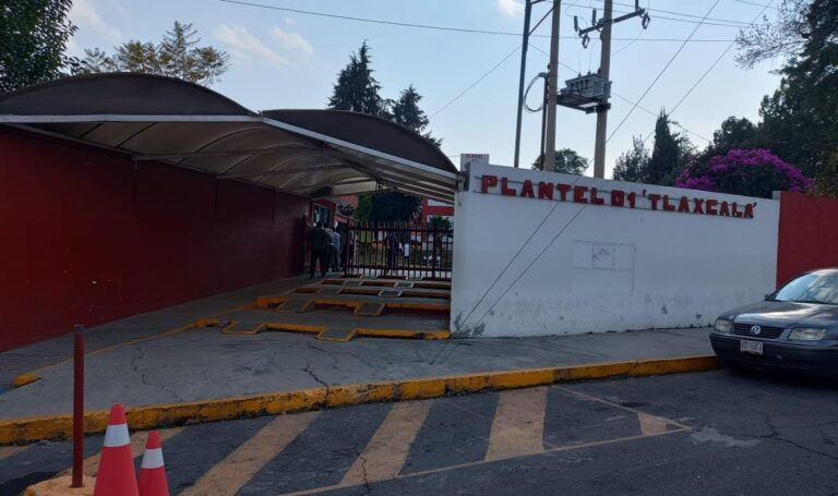 Trabaja con Normalidad Plantel 01 del Cobat