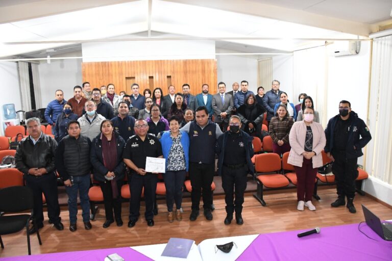 Imparte Cobat curso de prevención del delito