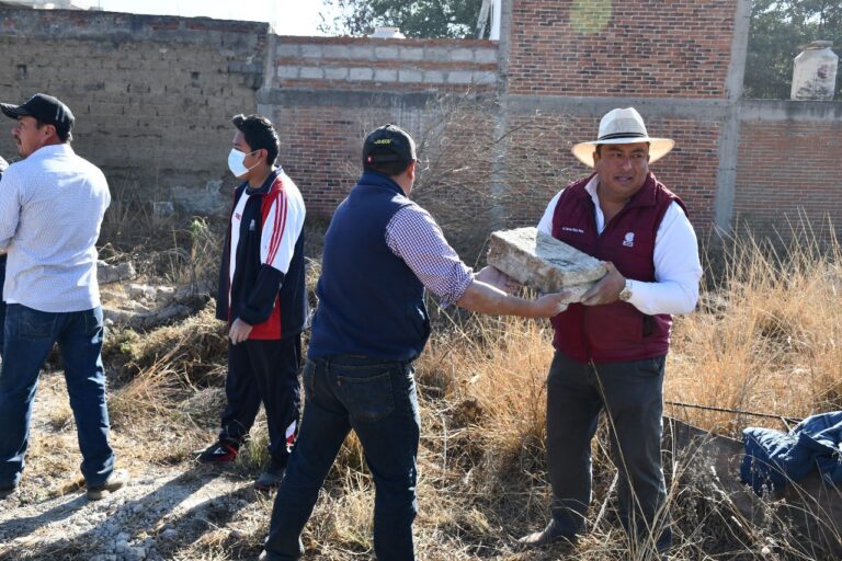 Realiza Cobat Jornada de Limpieza en Predio del Plantel 05 de Papalotla