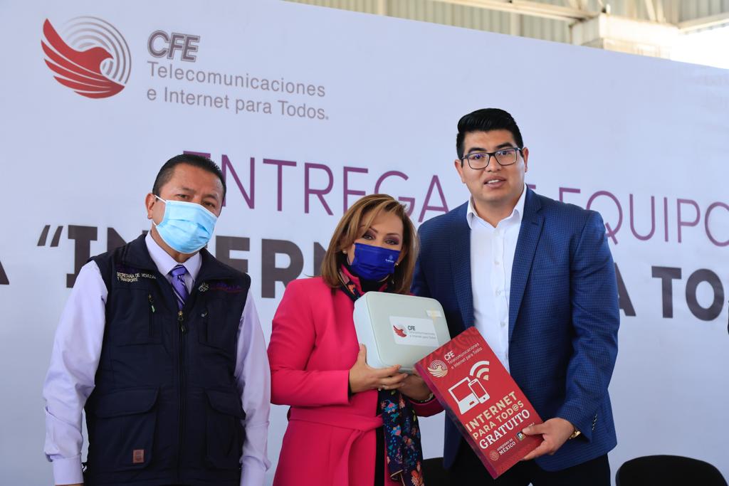 Entrega Lorena Cuéllar 22 Equipos del Programa «Internet Para Todos»