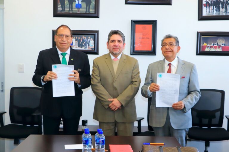 Acuerda UATx contrato colectivo de trabajo con STUAT