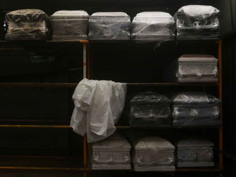 En pleno velorio, familia se da cuenta que funeraria entregó el cuerpo equivocado