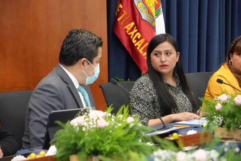 Diputada Lupita Cuamatzi Aguayo preside la comparecencia del Secretario de Salud del Estado