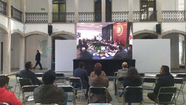 Congreso de Tlaxcala: Josefina Capea con Donaire los Cuestionamientos