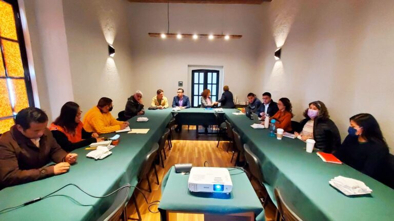 Continúa integración del libro de texto gratuito para 4to grado de primaria en Tlaxcala