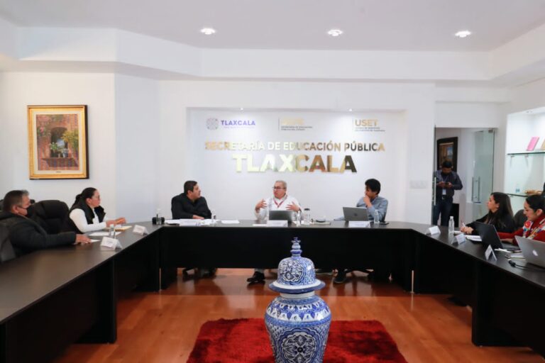 Se reúne titular de la SEPE-USET con rector de la UPTrep