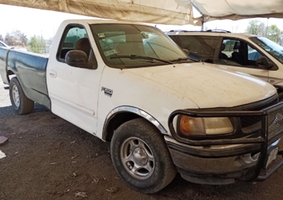 A disposición de PGJE camioneta con reporte de robo