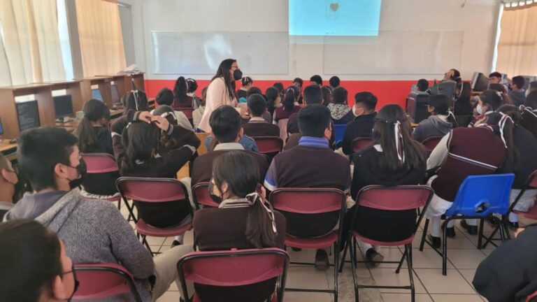 Imparte SEPE-USET pláticas con perspectiva de género a comunidad estudiantil