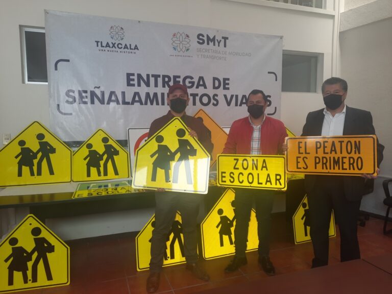 Entrega SMyT señalamientos viales que priorizan el peatón