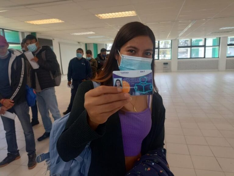 Inicia SMyT Expedición de Credenciales de Descuento Para Universitarios