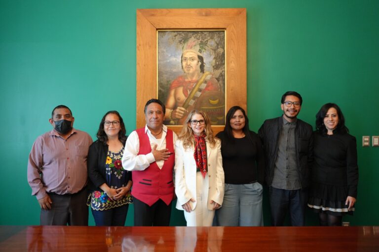 Se reúne diputada Marcela González Castillo con integrantes de la UPET   