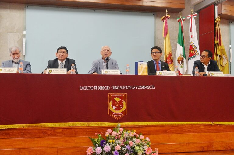 Abordan en UATx los niveles epistemológicos de la ciencia jurídica