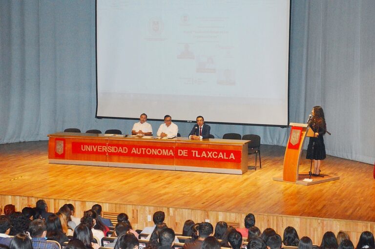 Efectúa UATx panel sobre sustentabilidad